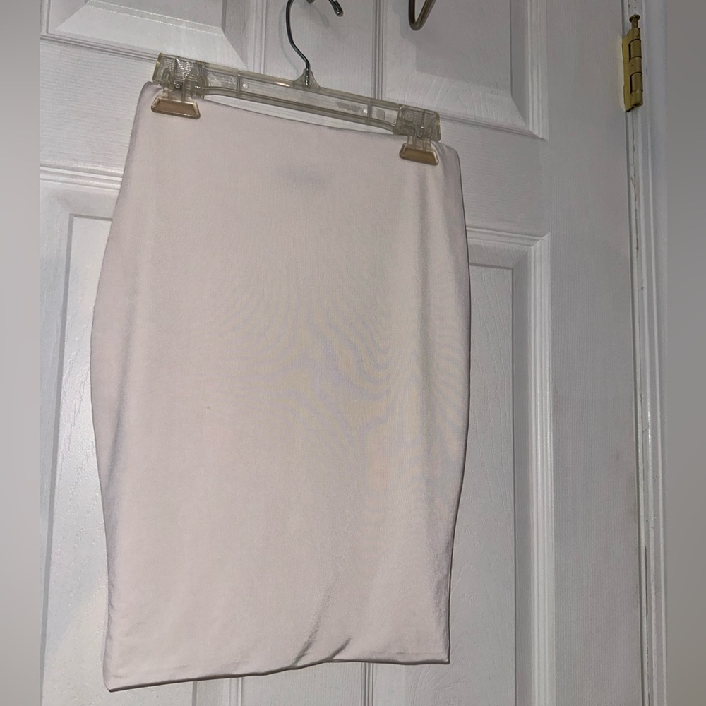 Fashion Nova Women’s White Pencil Skirt (SMALL)